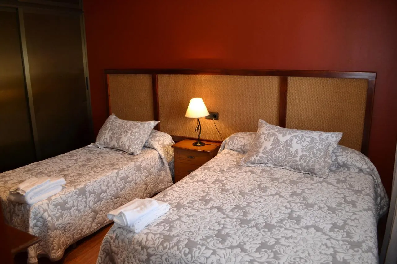 Hostal Pension La Ruta Paterna del Campo 0*,
