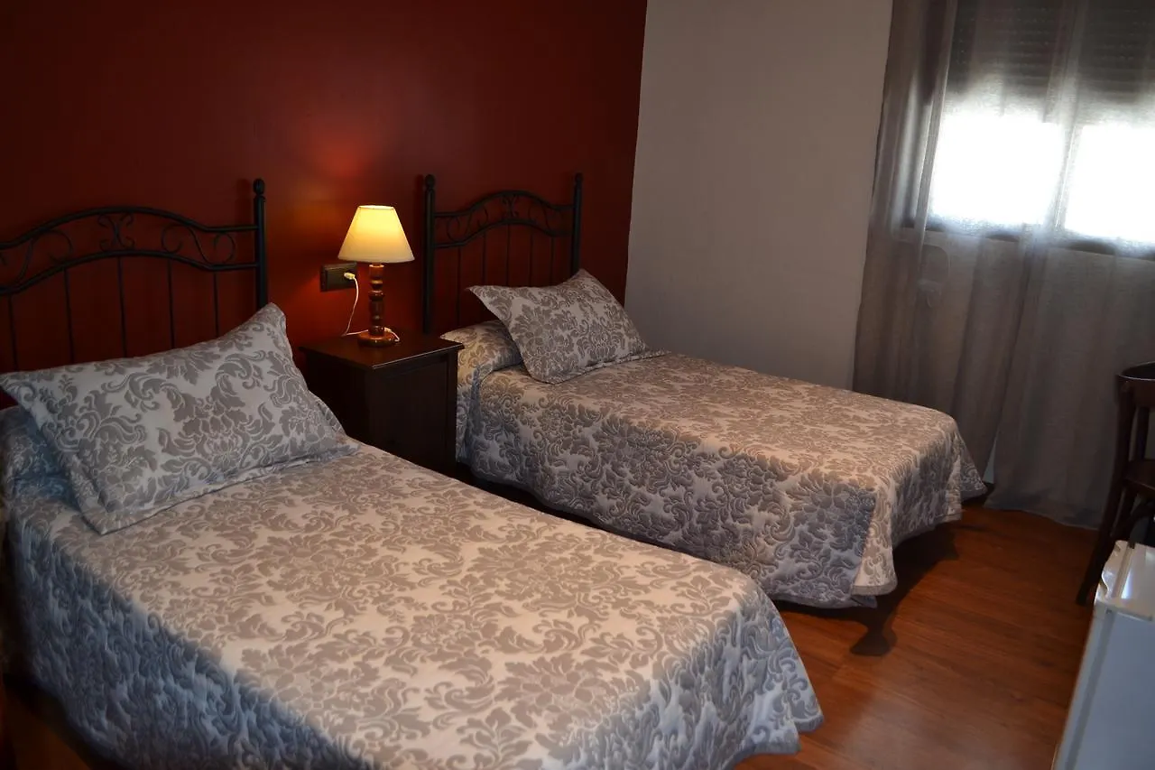 Hostal Pension La Ruta Paterna del Campo 0*,